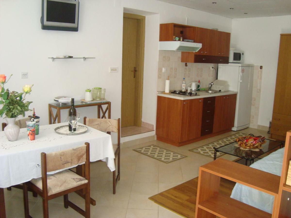 Studio Apartment Lile Trstenik  Bagian luar foto